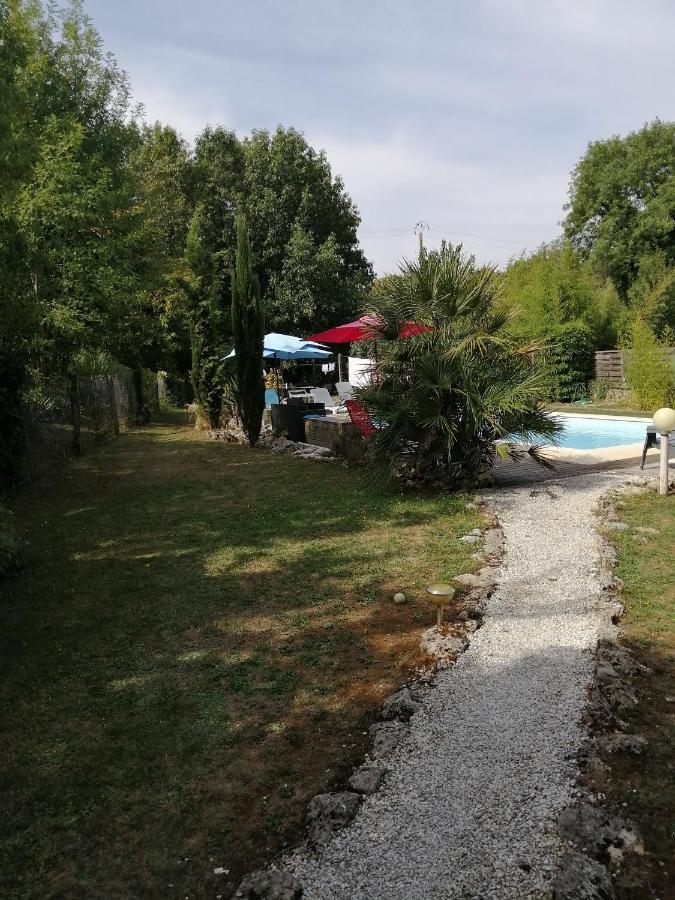 Gite De L'Aqueduc Le Douhet Bagian luar foto